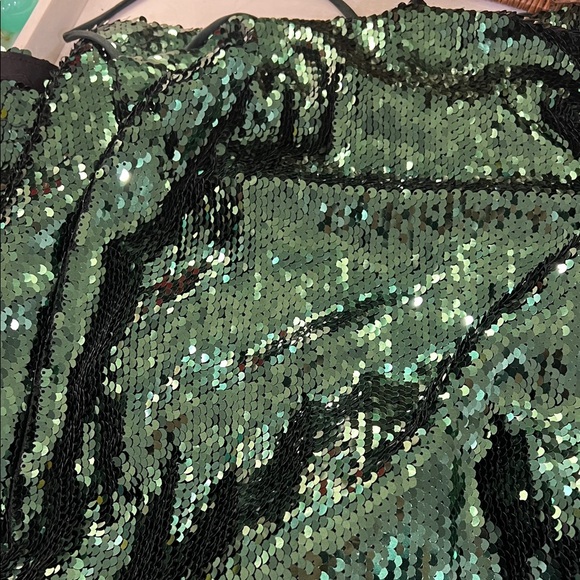 Lulu's Emerald Sequin Dress NWT. Size M fits more like a small - Picture 9 of 11